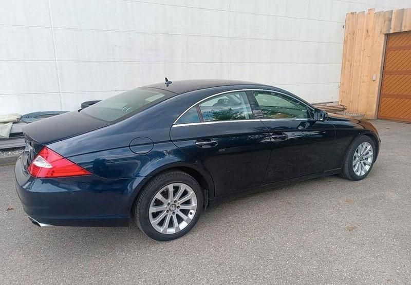Blau Gebraucht 2009 Mercedes CLS320 Limousine | 7.500 € (Guter Preis) - Bild 1/4