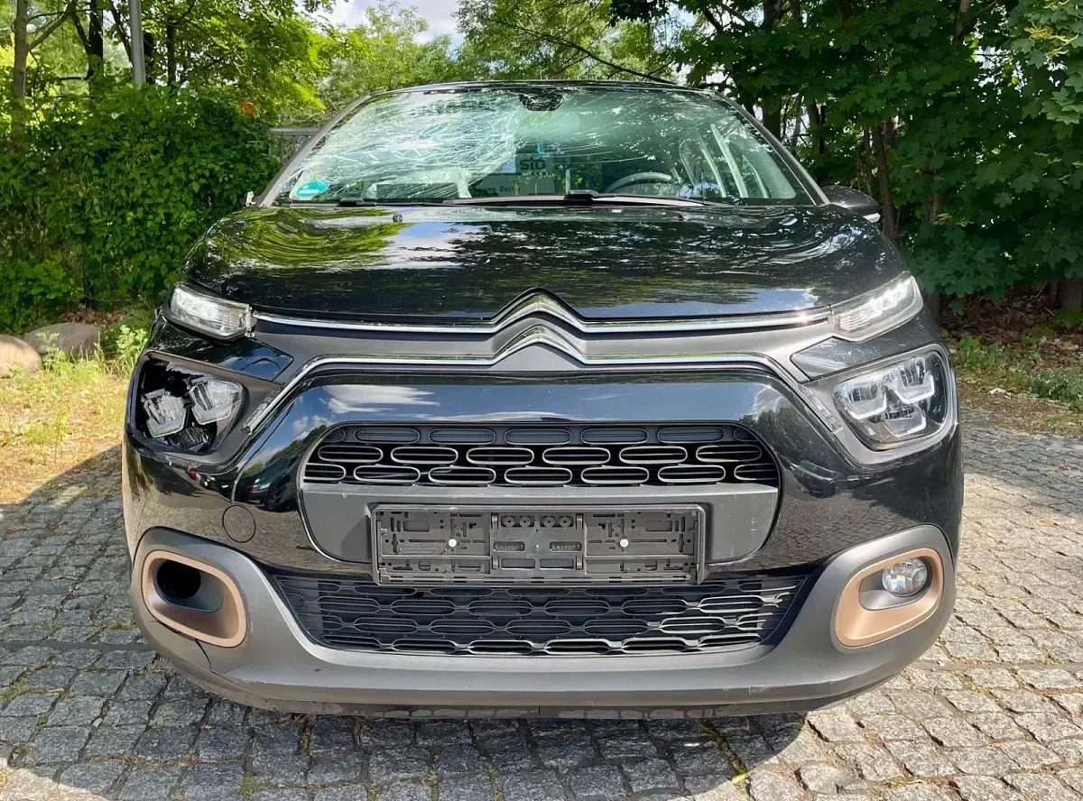 Gebraucht Citroën C3 82 PS (60 kW) 2023 Schwarz Kleinwagen