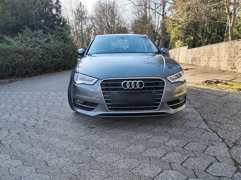 Gebraucht Audi A3 Sportback 110 PS (80 kW) 2016 Grau Kleinwagen