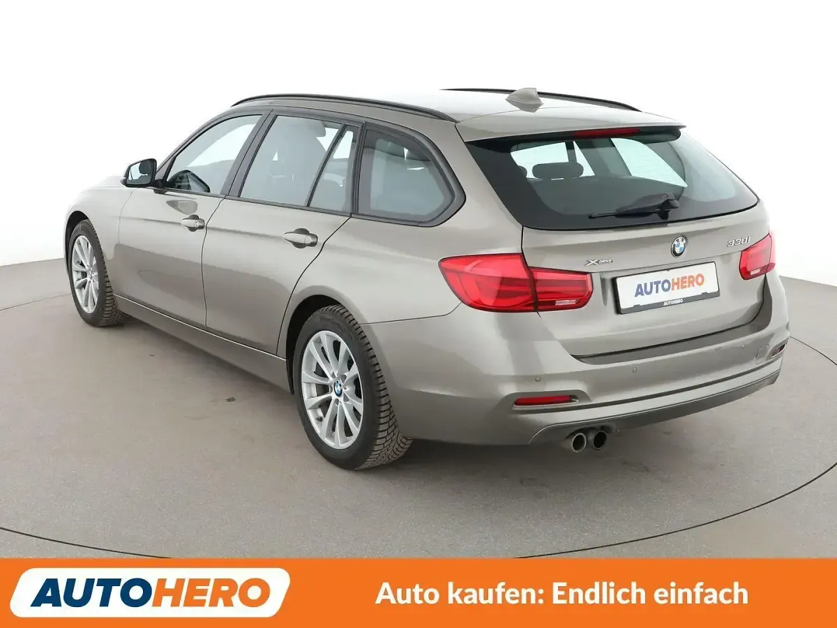 Gebraucht BMW 330 Advantage 252 PS (185 kW) 2016 Grau Kombi