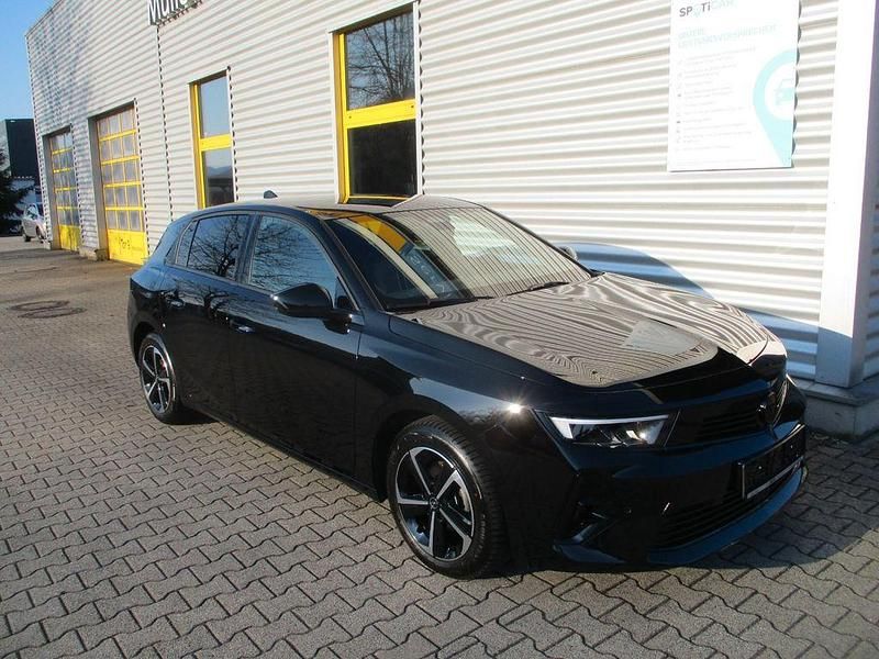 Gebraucht Opel Astra 131 PS (96 kW) 2025 Schwarz Limousine