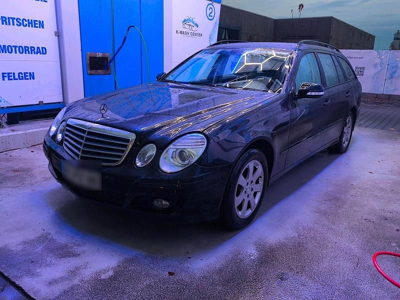 Schwarz Gebraucht 2007 Mercedes E220 Kombi | 2.900 € (Fairer Preis) - Bild 1/4