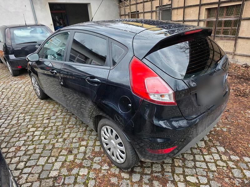 Gebraucht Ford Fiesta Trend 82 PS (60 kW) 2015 Schwarz Kleinwagen