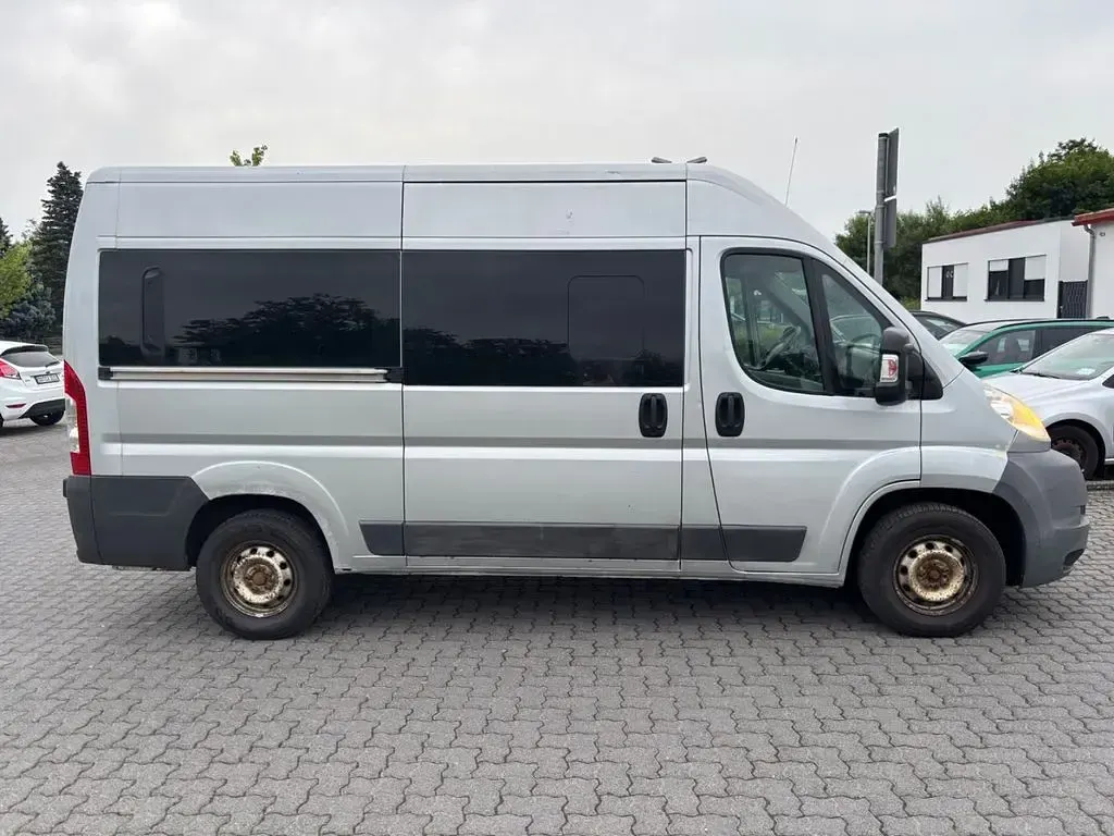 Gebraucht Peugeot Boxer 158 PS (116 kW) 2011 Grau Van