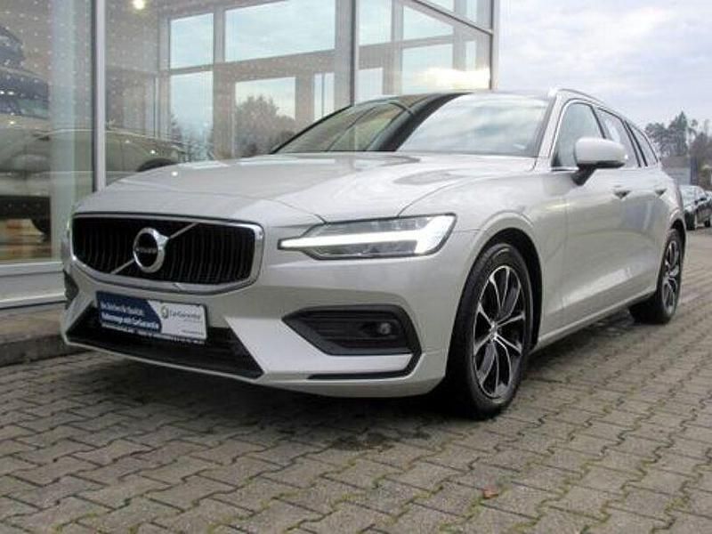 Silber Gebraucht 2018 Volvo V60 Momentum Kombi | 26.400 € (Guter Preis) - Bild 1/4
