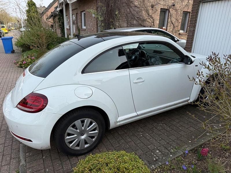 Gebraucht VW Beetle Allstar 105 PS (77 kW) 2017 Weiß Kleinwagen