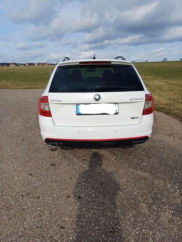 Gebraucht Skoda Octavia RS 184 PS (135 kW) 2015 Weiß Kleinwagen