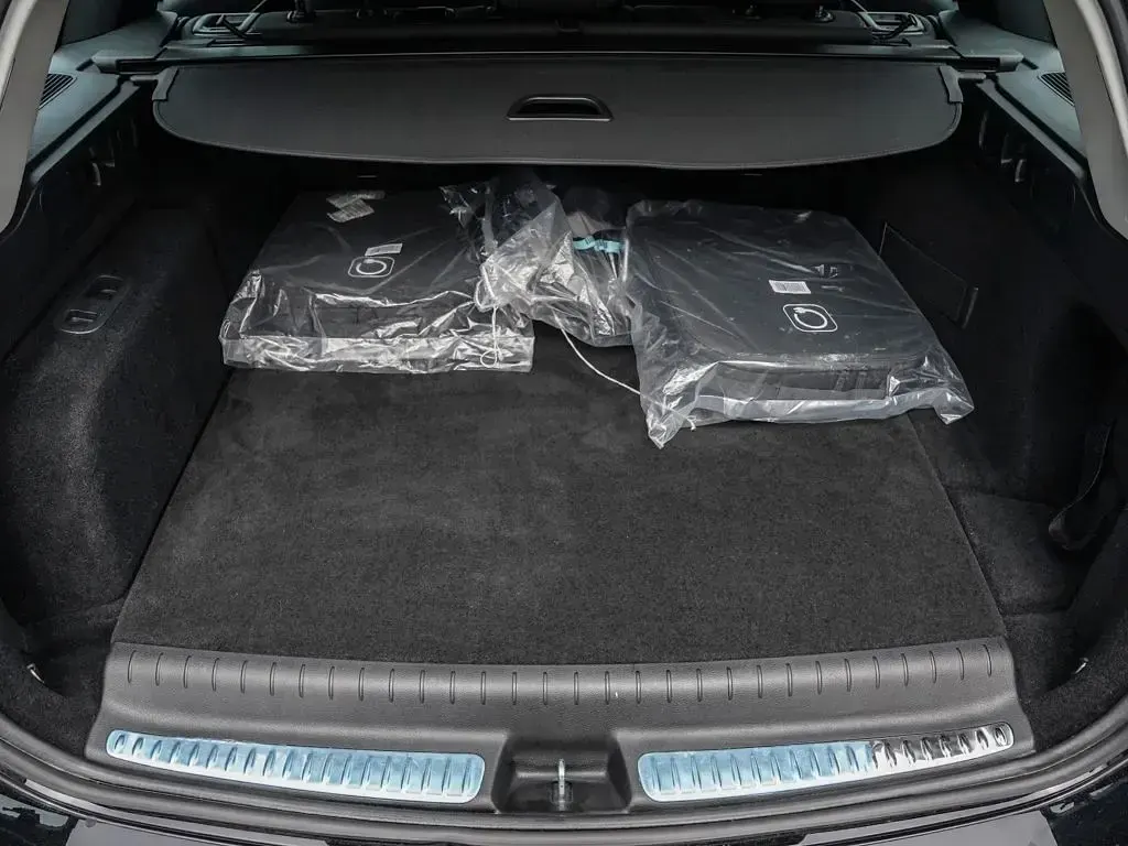 Gebraucht Mercedes C300e Avantgarde 2023 Schwarz Kombi