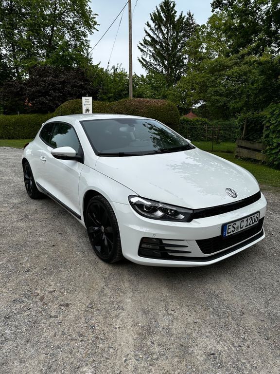 Weiß Gebraucht 2016 VW Scirocco Sport Coupé | 15.800 € (Etwas zu teuer) - Bild 1/4