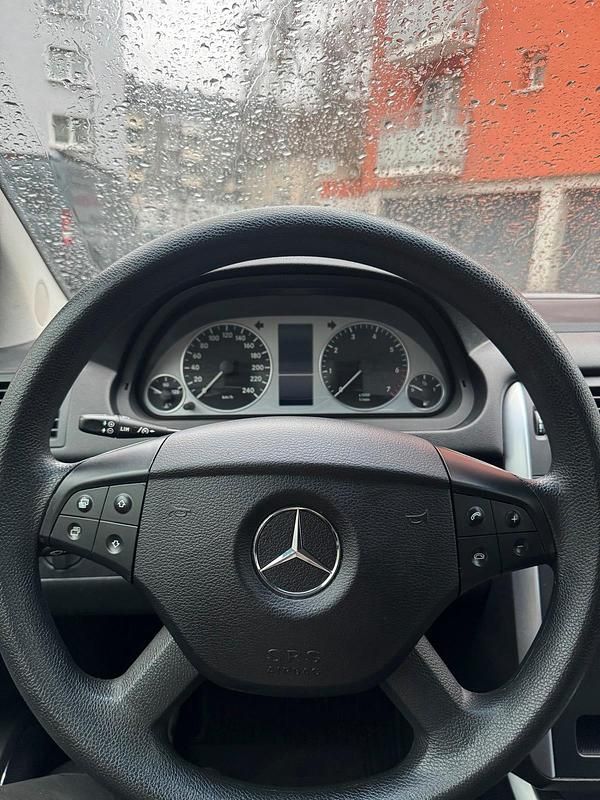 Silber Gebraucht 2006 Mercedes B170 Van / Kleinbus | 4.950 € (Guter Preis) - Bild 1/4