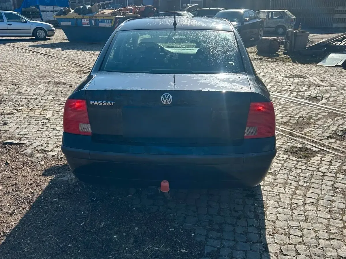 Second-hand VW Passat 105 CP (77 kW) 1997 Negru Berlinǎ