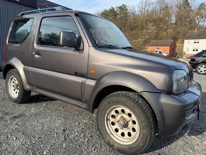 Używany Suzuki Jimny 86 KM (63 kW) 2010 Srebrny SUV
