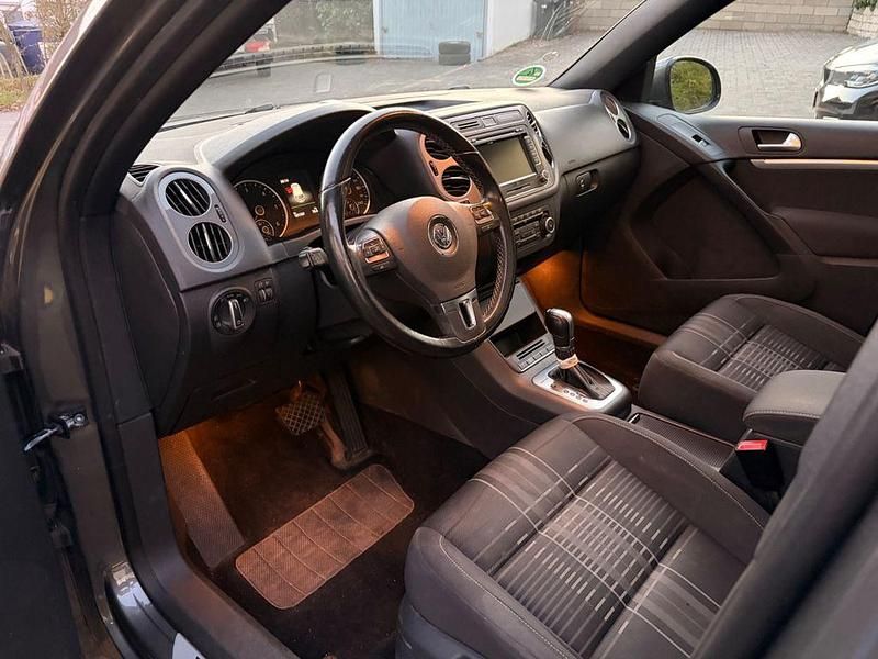 Gebraucht VW Tiguan LOUNGE 150 PS (110 kW) 2015 Grau SUV