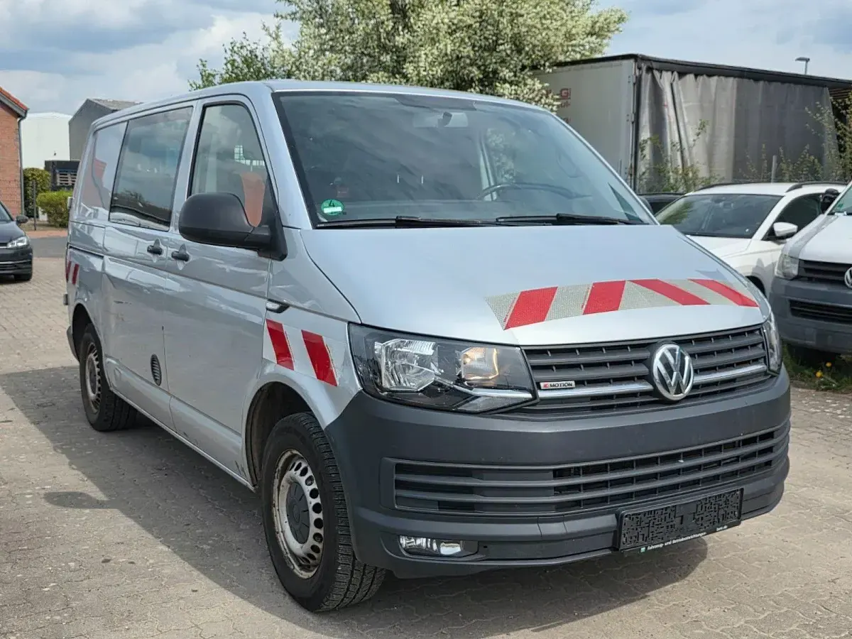 Używany VW Transporter 150 KM (110 kW) 2018 Srebrny Van