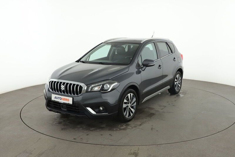 Grau Gebraucht 2017 Suzuki SX4 Comfort+ SUV | 15.700 € - Bild 1/4