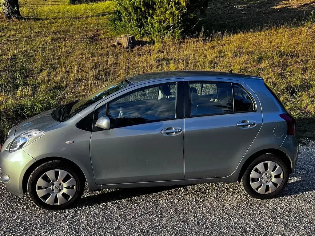 Gebraucht Toyota Yaris Cool 87 PS (63 kW) 2007 Grau Kleinwagen