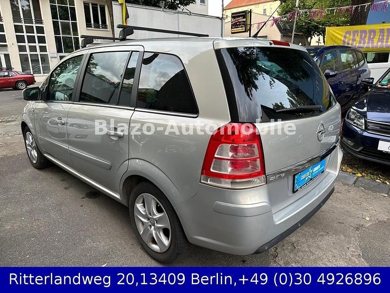 Gebraucht Opel Zafira Edition 116 PS (85 kW) 2010 Silber Van / Kleinbus
