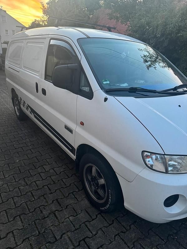 Weiß Gebraucht 2008 Hyundai H-1 Van | 5.400 € (Superpreis) - Bild 1/4