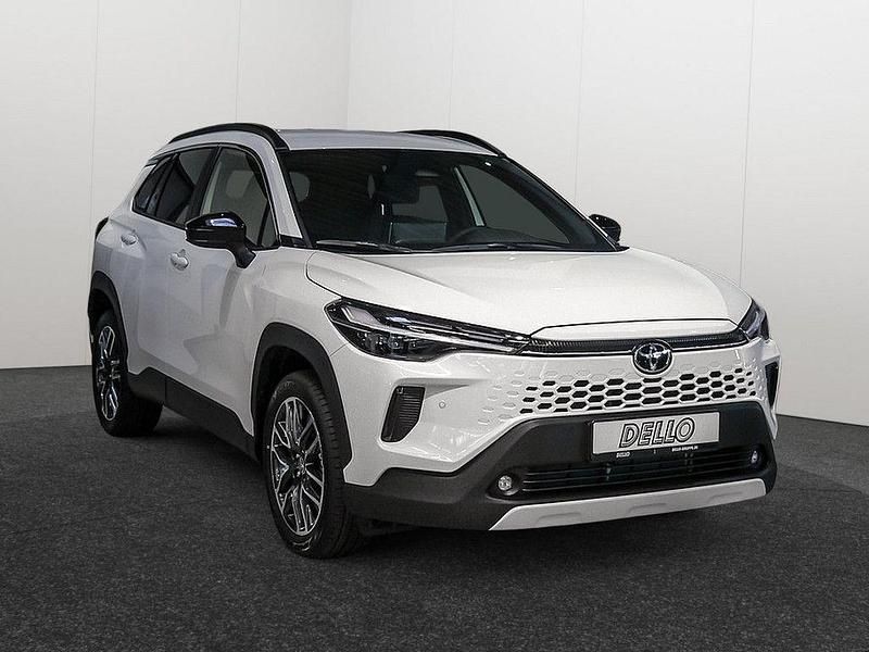 Neu Toyota Corolla Cross 178 PS (130 kW) 2025 Weiß SUV