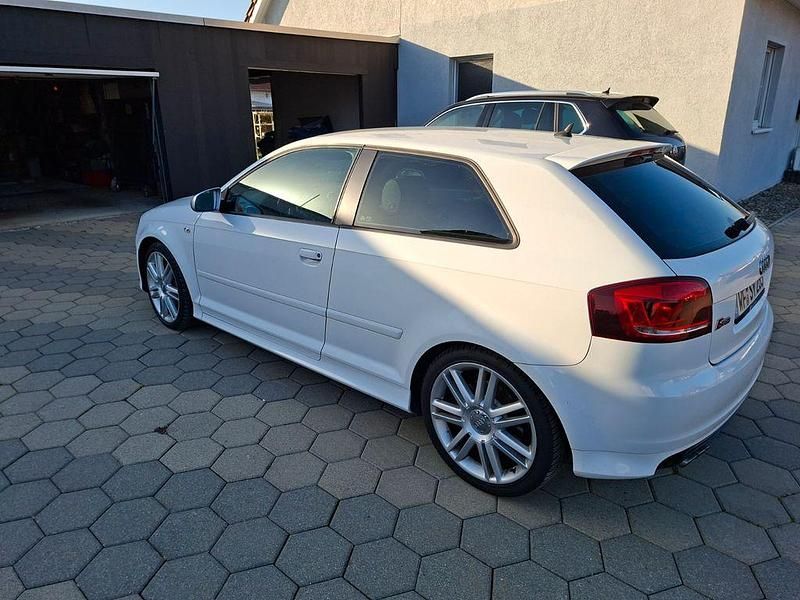 Gebraucht Audi S3 Sport 265 PS (194 kW) 2007 Weiß Kleinwagen