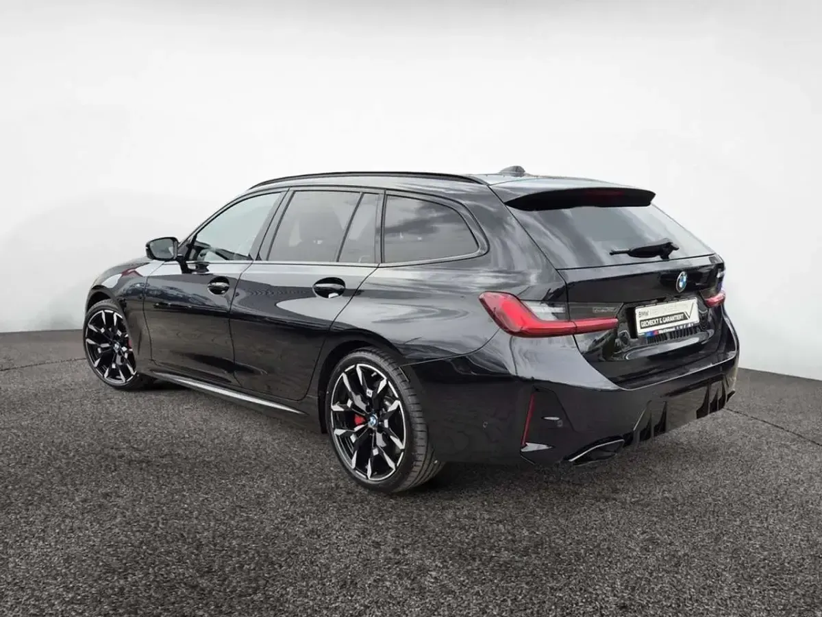 Gebraucht BMW 340 374 PS (275 kW) 2025 Black sapphire Kombi
