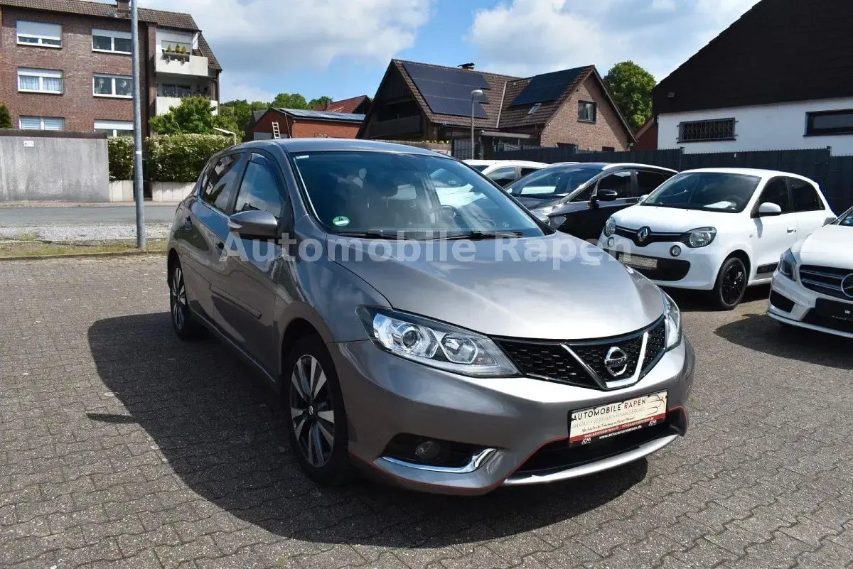 Gebraucht Nissan Pulsar N-Connecta 116 PS (85 kW) 2018 Grau Kleinwagen