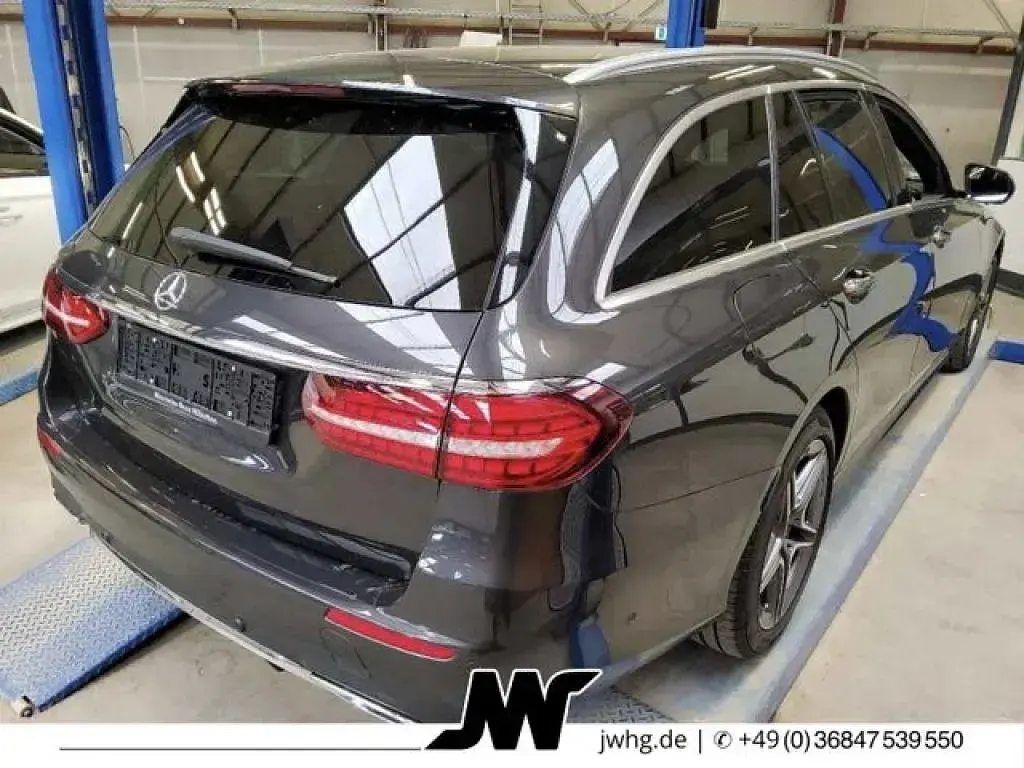Gebraucht Mercedes 300 265 PS (194 kW) 2023 Grafitgrau  metalliclack (metallic) Kombi