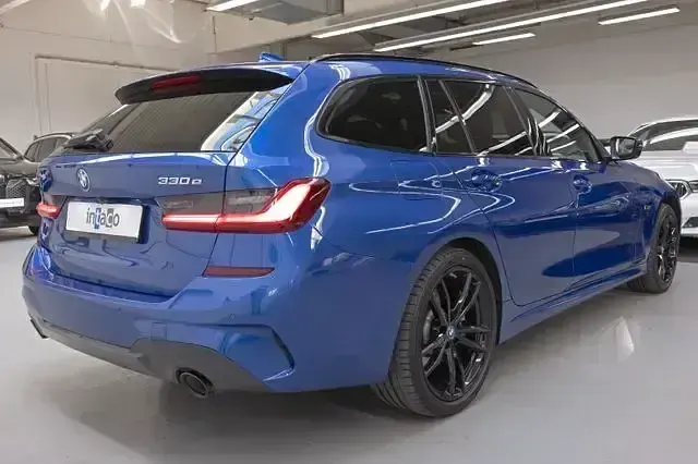 Gebraucht BMW 330e M Sport 292 PS (214 kW) 2021 Blau Kombi