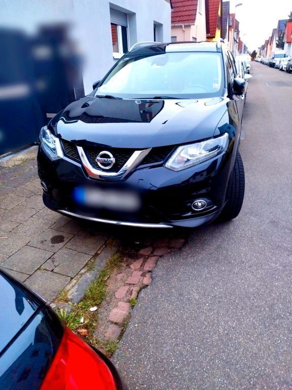 Schwarz Gebraucht 2017 Nissan X-Trail Tekna SUV | 18.999 € (Fairer Preis) - Bild 1/4