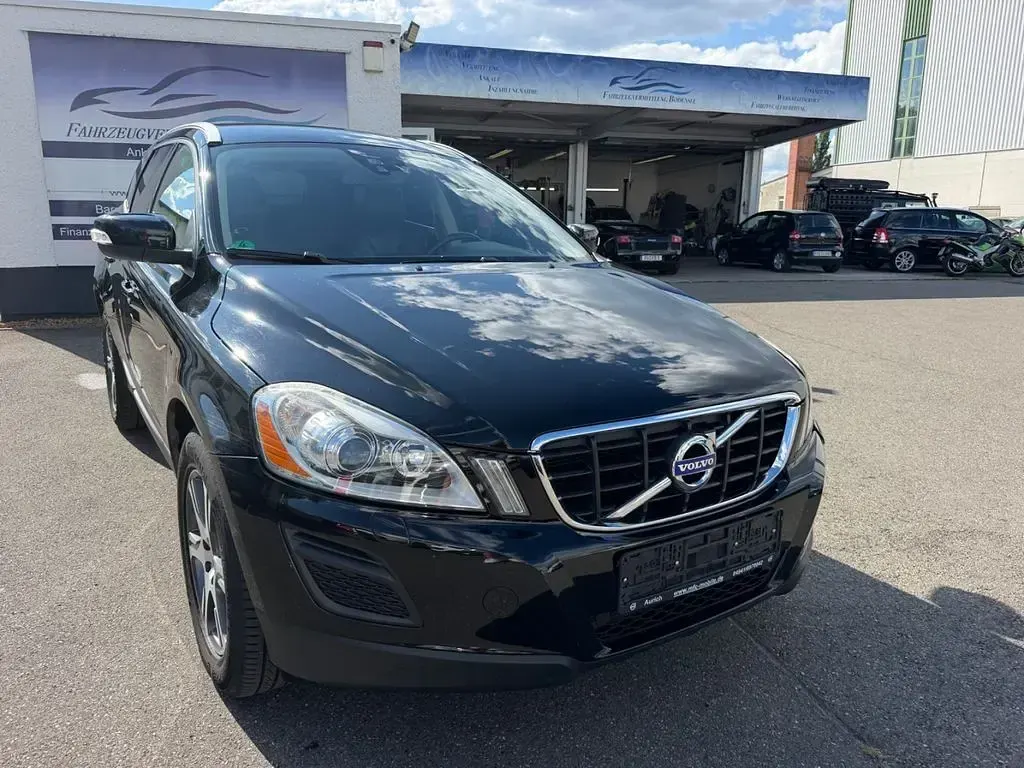 Gebraucht Volvo XC60 Summum 163 PS (119 kW) 2011 Schwarz SUV