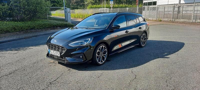Schwarz Gebraucht 2019 Ford Focus ST-Line Kombi | 14.699 € (Fairer Preis) - Bild 1/4