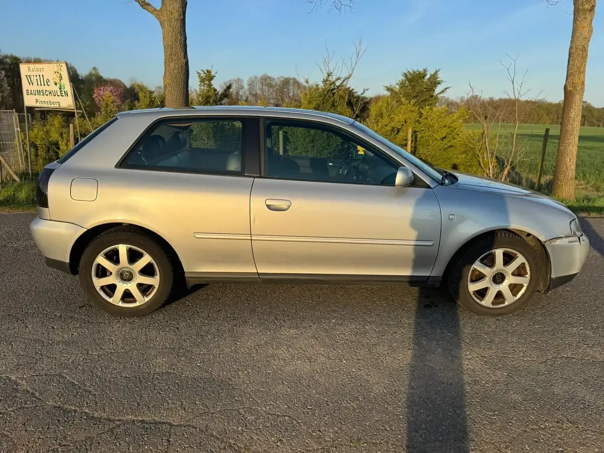 Używany Audi A3 150 KM (110 kW) 1999 Srebrny Hatchback