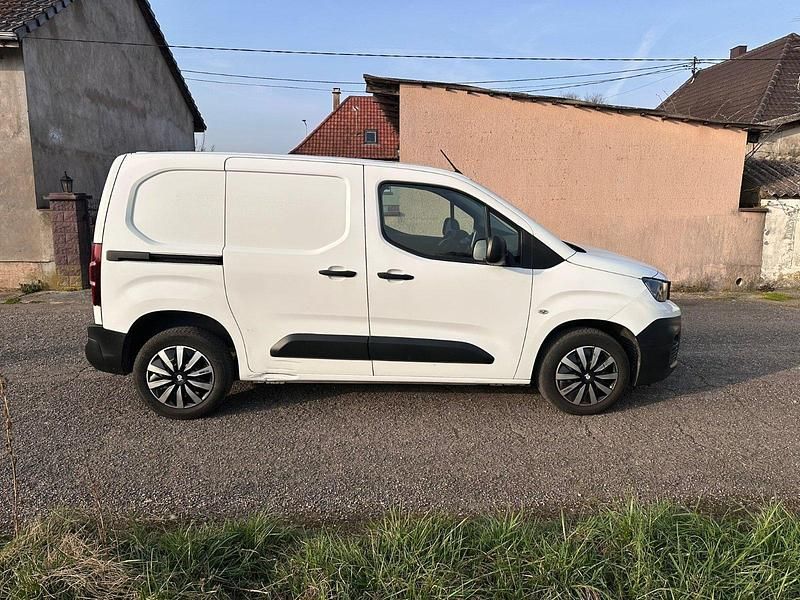 Gebraucht Peugeot Partner 75 PS (55 kW) 2019 Weiß Van / Kleinbus