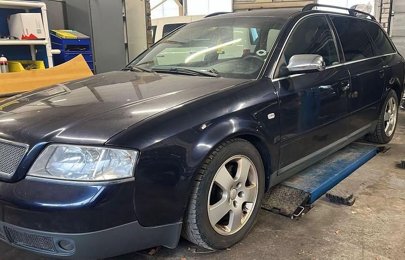 Second-hand Audi A6 193 CP (141 kW) 2000 Albastru Break