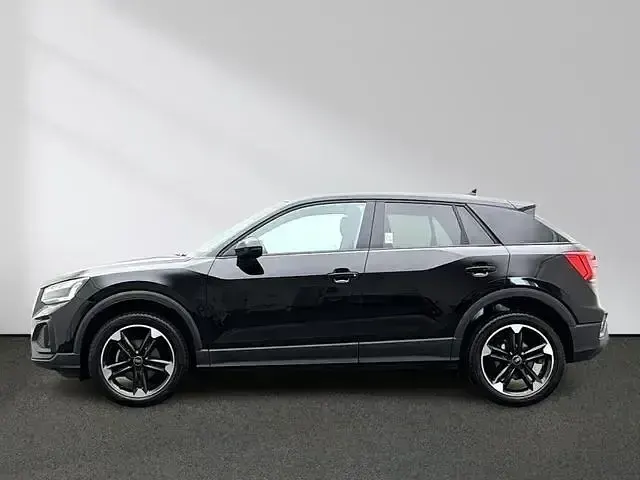 Gebraucht Audi Q2 Comfort 150 PS (110 kW) 2023 Brillantschwarz SUV