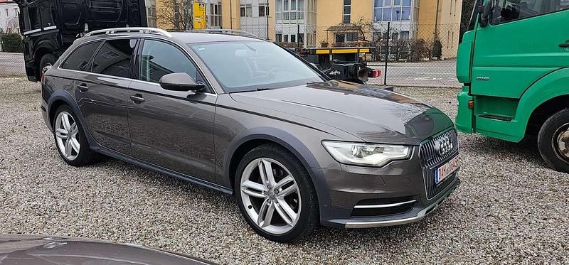 Dakotagrau metallic Gebraucht 2012 Audi A6 Allroad Design Kombi | 12.950 € (Etwas zu teuer) - Bild 1/4