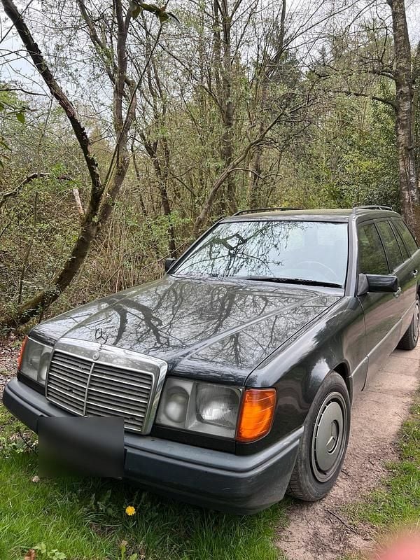 Second-hand Mercedes E250 90 CP (66 kW) 1992 Negru Break