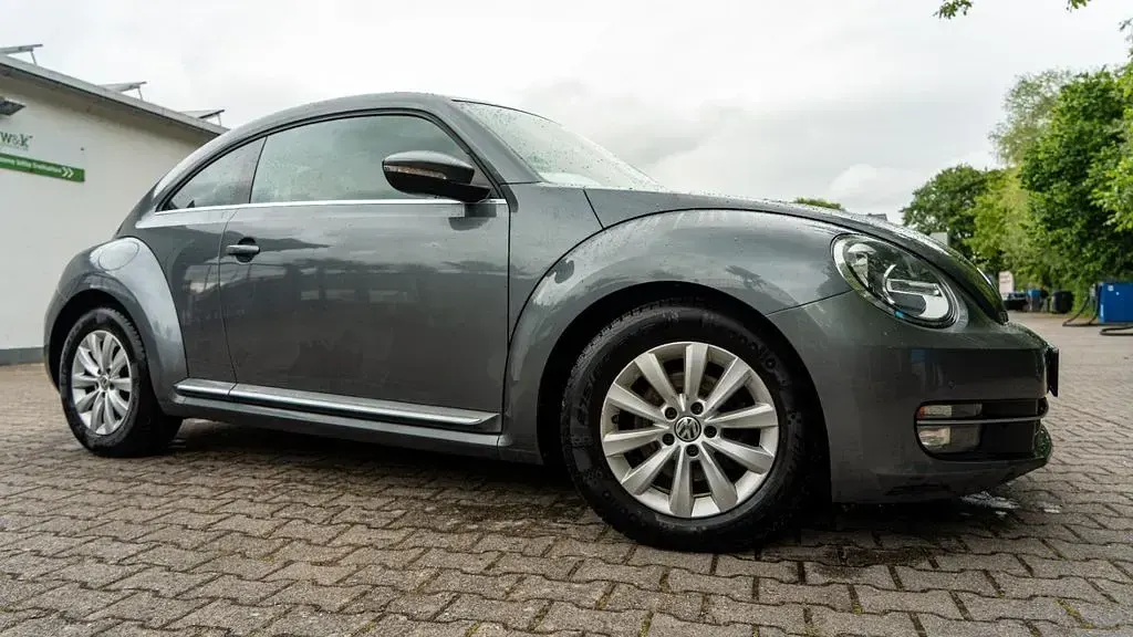 Gebraucht VW Beetle Design 105 PS (77 kW) 2013 Grau Kleinwagen