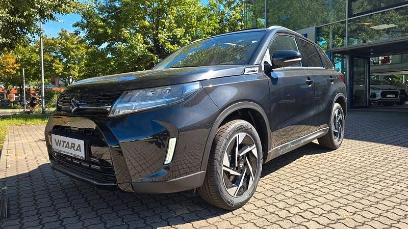 Cosmic black Neu 2025 Suzuki Vitara Comfort+ SUV | 26.450 € (Etwas zu teuer) - Bild 1/4
