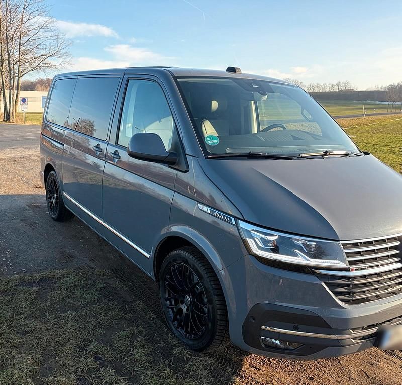 Gebraucht VW Multivan 204 PS (150 kW) 2022 Grau Van