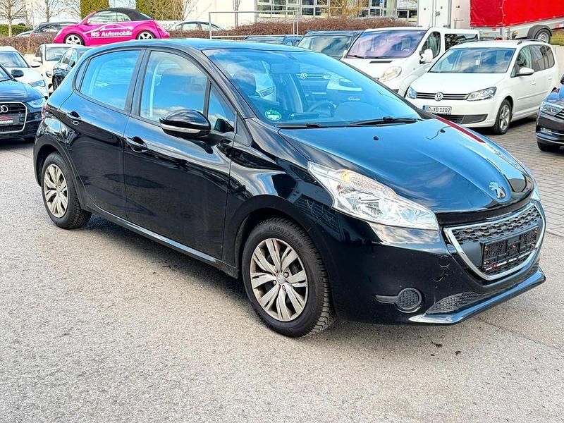 Gebraucht Peugeot 208 Active 68 PS (50 kW) 2014 Schwarz Kleinwagen