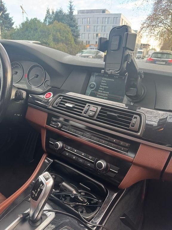 Schwarz Gebraucht 2011 BMW 520 Limousine | 9.500 € (Guter Preis) - Bild 1/4