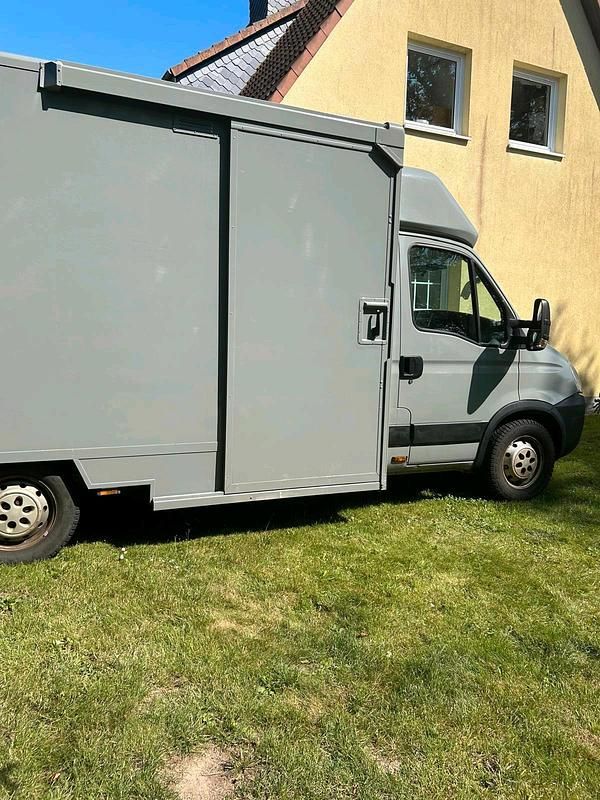 Gebraucht Iveco Daily 106 PS (77 kW) 2010 Grau Limousine