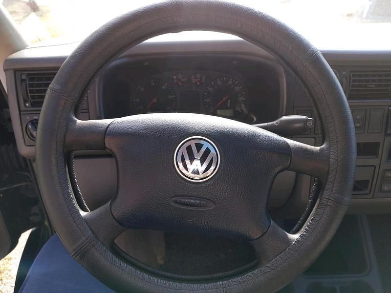 Second-hand VW Caravelle 140 CP (102 kW) 2000 Verde Van