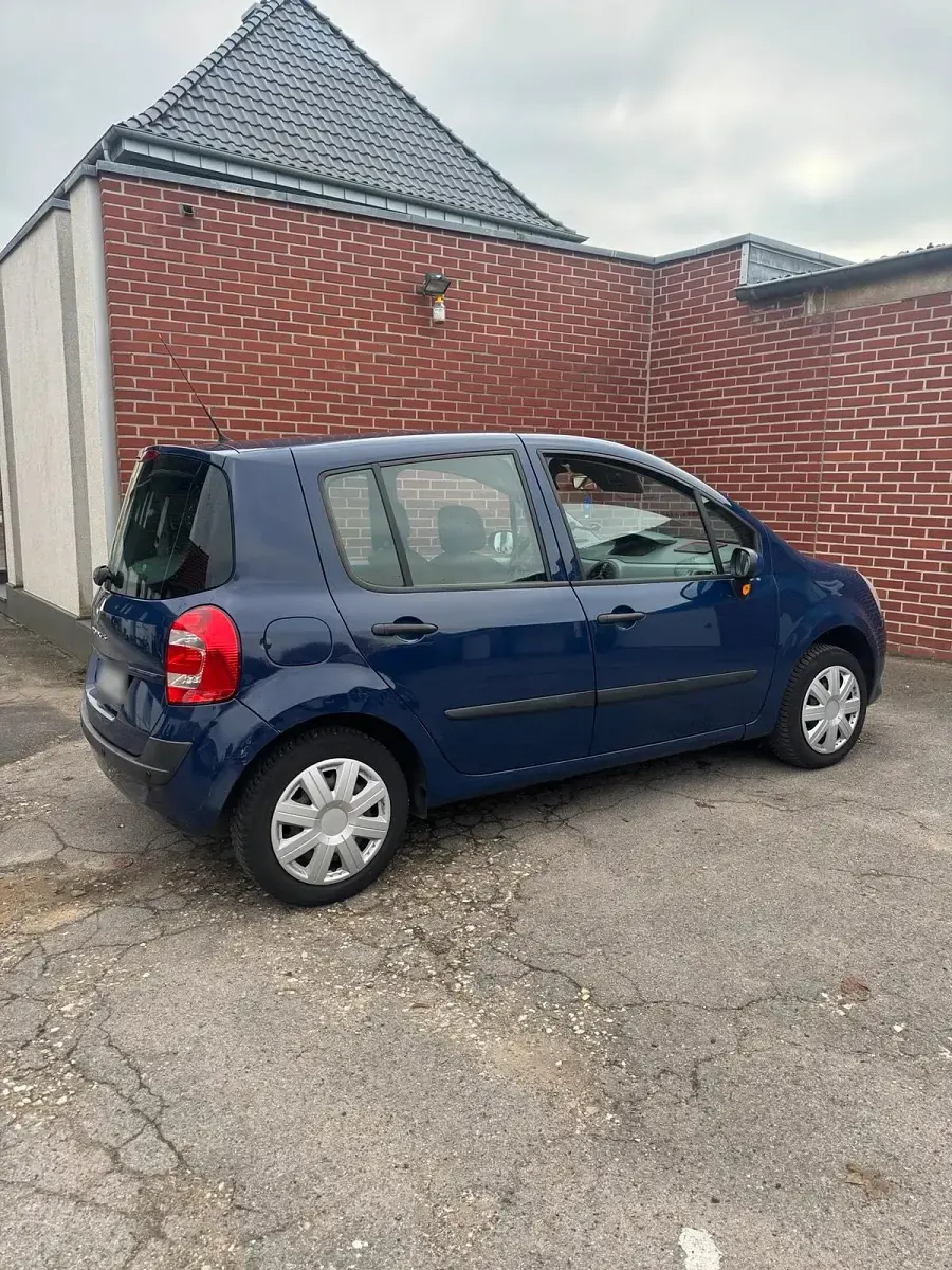 Usado Renault Modus 75 HP (55 kW) 2010 Azul Monovolume