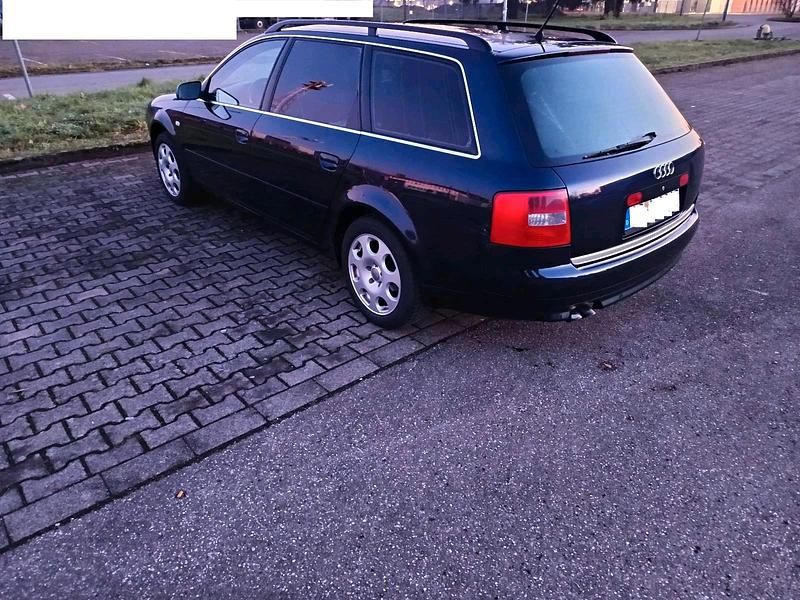 Gebraucht Audi A6 131 PS (96 kW) 2004 Blau Kombi