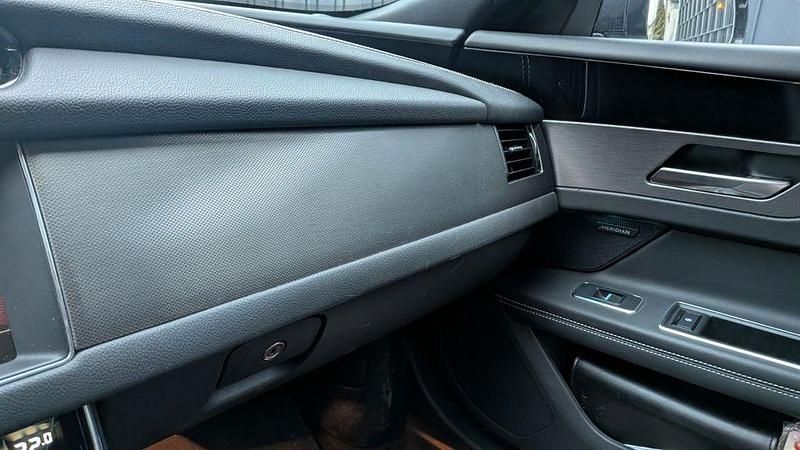 Gebraucht Jaguar XF Sportbrake S 300 PS (220 kW) 2018 Schwarz Kombi