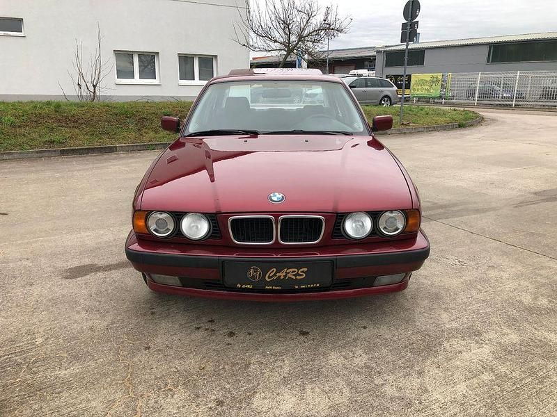 Gebraucht BMW 518 116 PS (85 kW) 1994 Rot Limousine