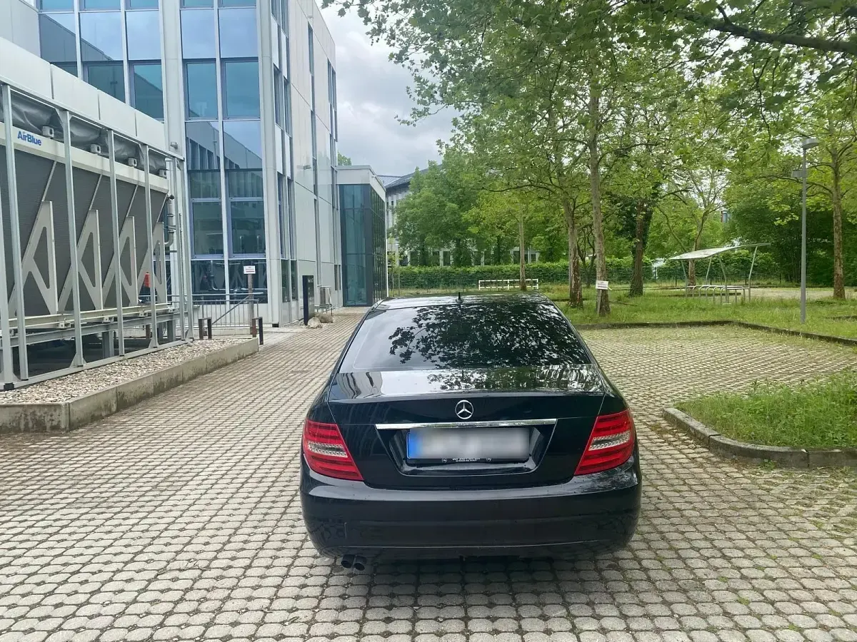 Gebraucht Mercedes C180 156 PS (114 kW) 2012 Schwarz Limousine
