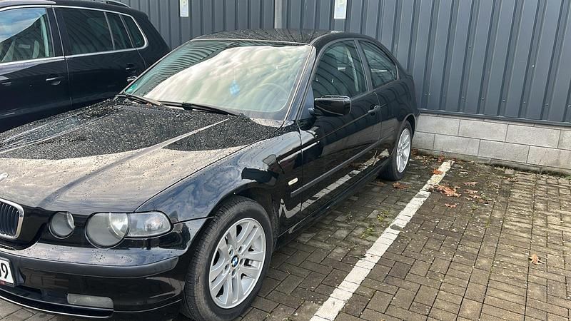 Gebraucht BMW 316 Compact 115 PS (84 kW) 2003 Schwarz Kleinwagen